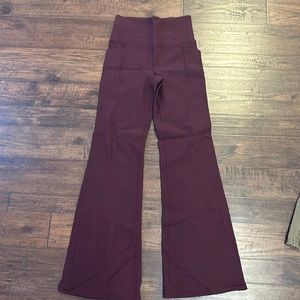 Athleta salutation stash ribbed flare leggings Small